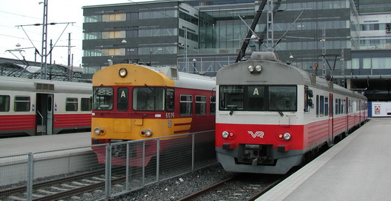 Valmet EMU's at Helsinki station.